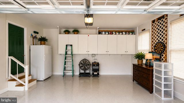 1 HENLOPEN CT, Newark, DE 19711