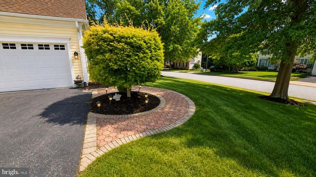 1 HENLOPEN CT, Newark, DE 19711