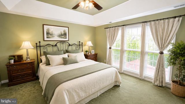 1 HENLOPEN CT, Newark, DE 19711