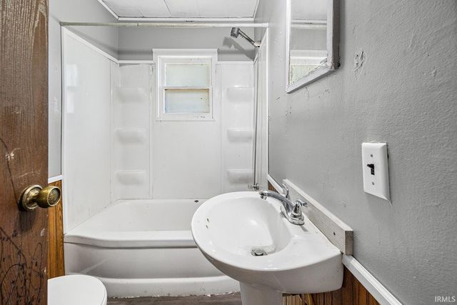 305 S Smith Street, Boswell, IN 47921