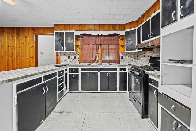 305 S Smith Street, Boswell, IN 47921