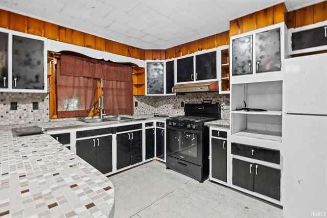 305 S Smith Street, Boswell, IN 47921