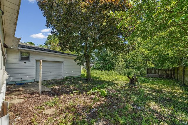 305 S Smith Street, Boswell, IN 47921
