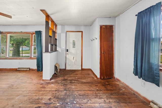 305 S Smith Street, Boswell, IN 47921