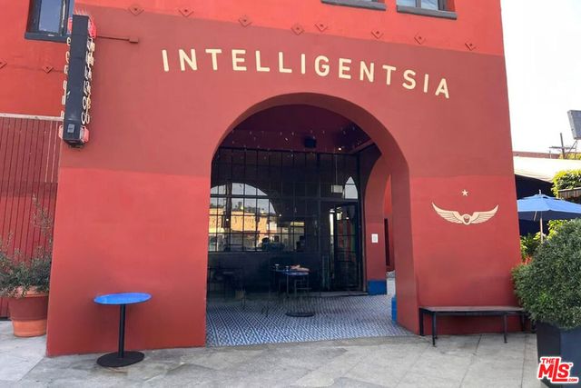2266 W Earl Street, Los Angeles, CA 90039