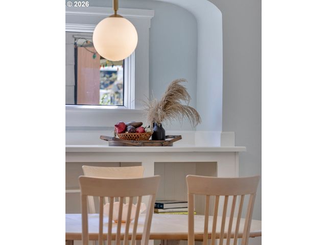 6104 N KERBY Ave, Portland, OR 97217