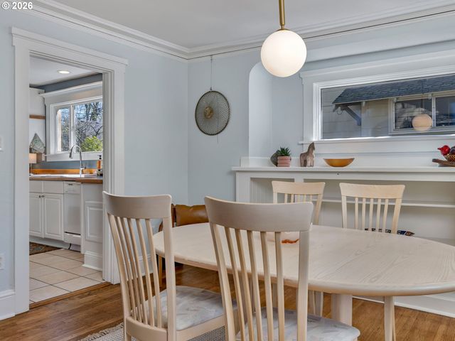 6104 N KERBY Ave, Portland, OR 97217