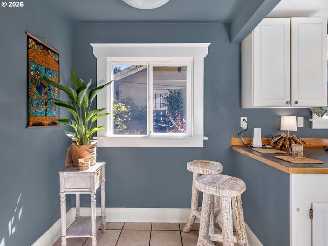 6104 N KERBY Ave, Portland, OR 97217