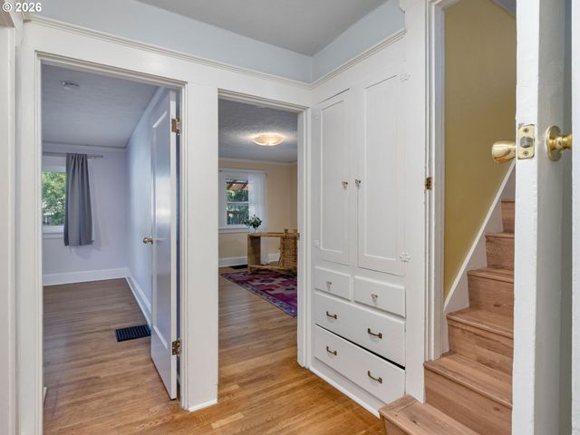 6104 N KERBY Ave, Portland, OR 97217