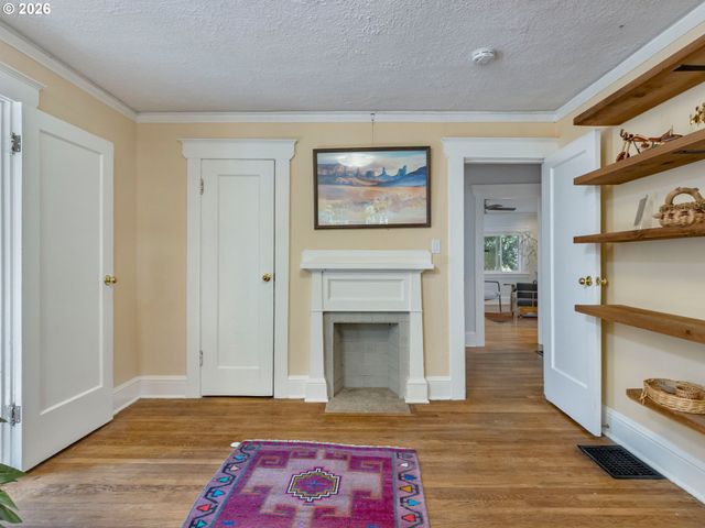 6104 N KERBY Ave, Portland, OR 97217