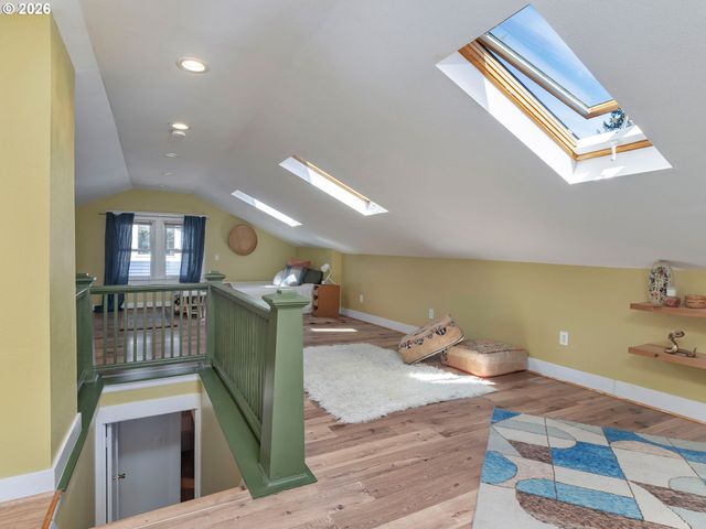 6104 N KERBY Ave, Portland, OR 97217