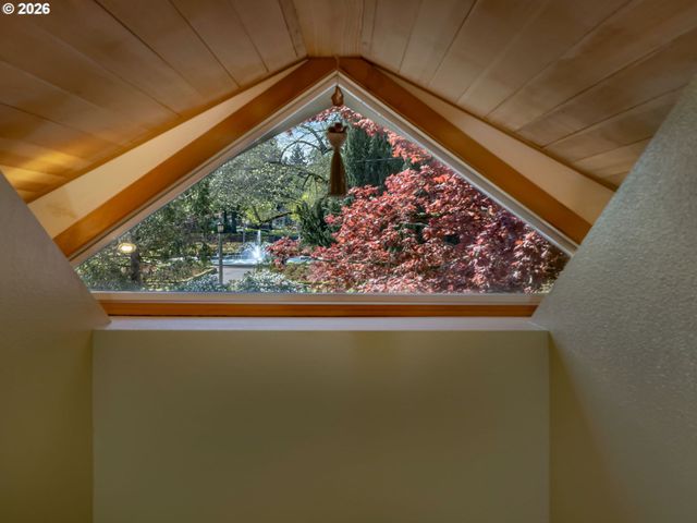 6104 N KERBY Ave, Portland, OR 97217