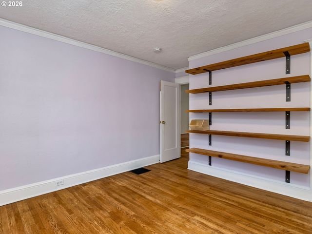 6104 N KERBY Ave, Portland, OR 97217