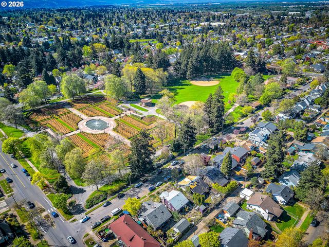 6104 N KERBY Ave, Portland, OR 97217