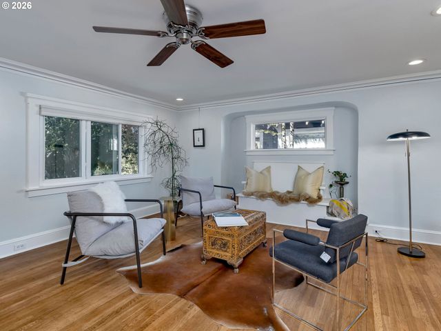 6104 N KERBY Ave, Portland, OR 97217