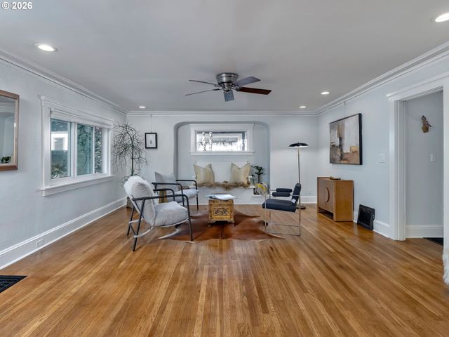 6104 N KERBY Ave, Portland, OR 97217