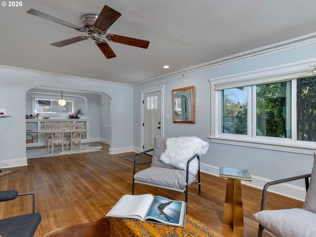 6104 N KERBY Ave, Portland, OR 97217