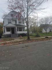 7106 Lawnview Avenue, Cleveland, OH 44103