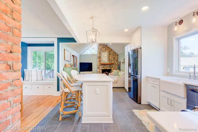 308 E Lawrence Avenue, Royal Oak, MI 48073