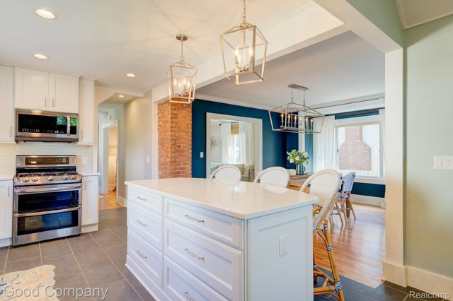 308 E Lawrence Avenue, Royal Oak, MI 48073