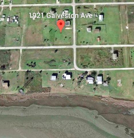1921 Galveston Avenue, Port Bolivar, TX 77650