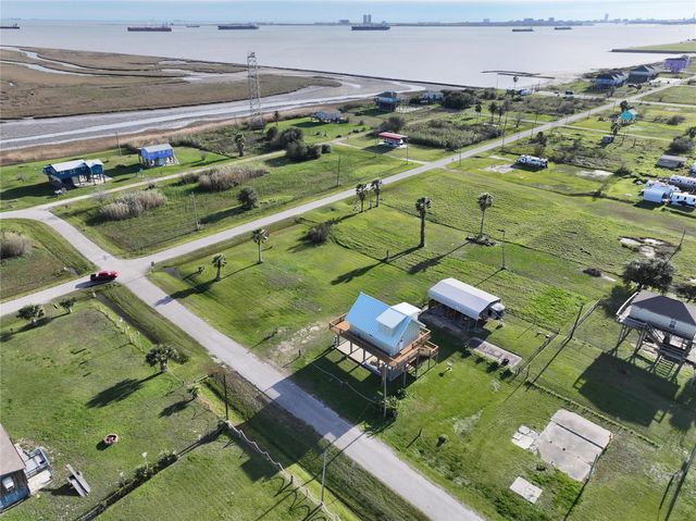 1921 Galveston Avenue, Port Bolivar, TX 77650