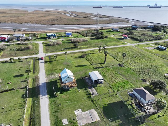 1921 Galveston Avenue, Port Bolivar, TX 77650