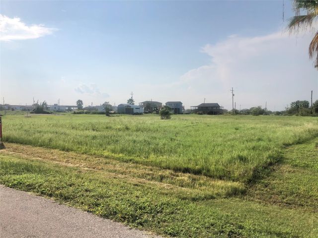 1921 Galveston Avenue, Port Bolivar, TX 77650