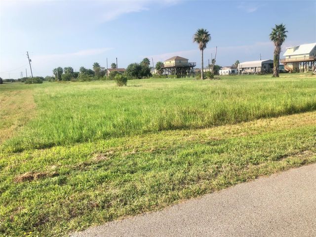 1921 Galveston Avenue, Port Bolivar, TX 77650