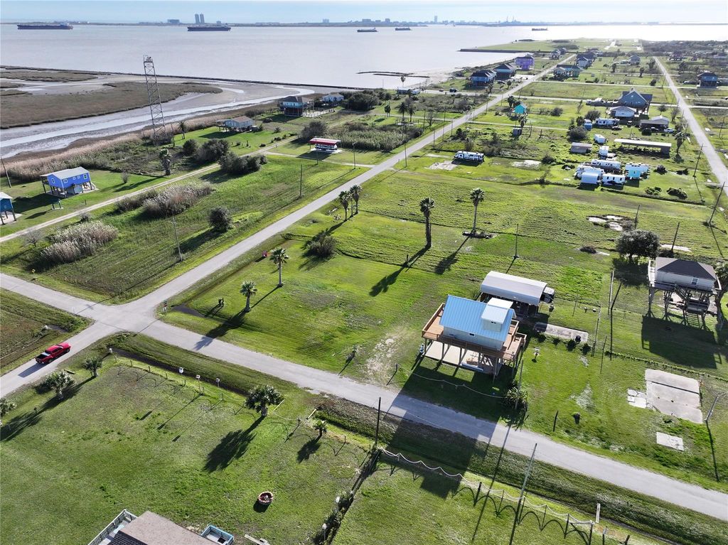 1921 Galveston Avenue, Port Bolivar, TX 77650