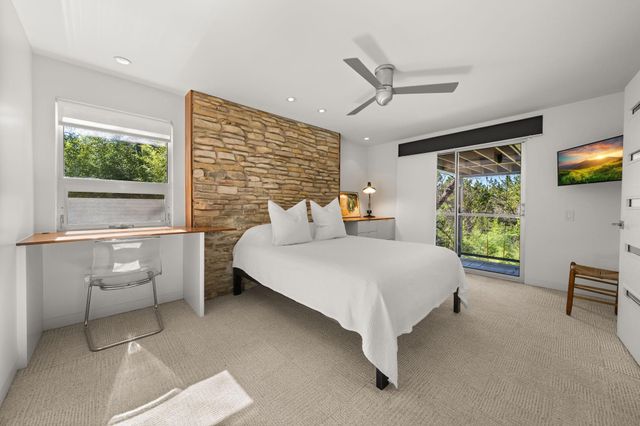 6404 Lakeshore DR, Lago Vista, TX 78645