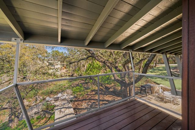 6404 Lakeshore DR, Lago Vista, TX 78645