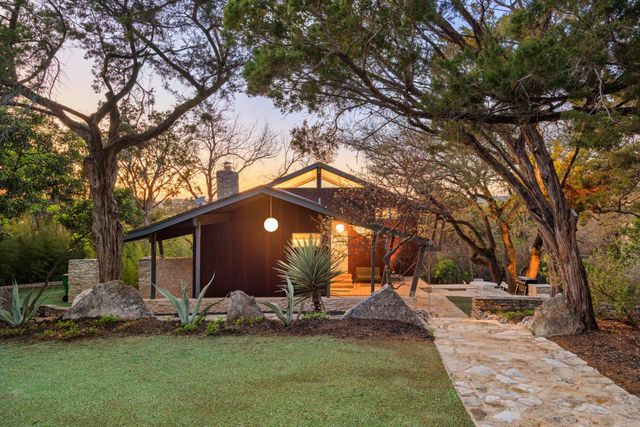 6404 Lakeshore DR, Lago Vista, TX 78645