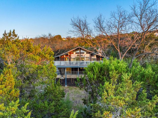 6404 Lakeshore DR, Lago Vista, TX 78645