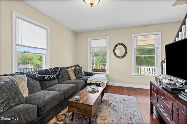 32 5th Street, Gloversville, NY 12078