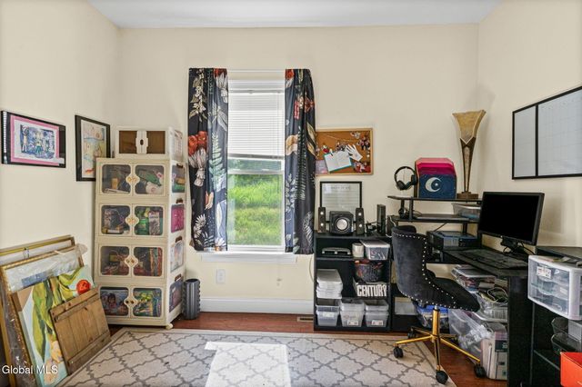 32 5th Street, Gloversville, NY 12078