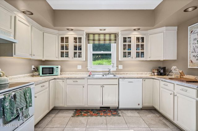 32 5th Street, Gloversville, NY 12078