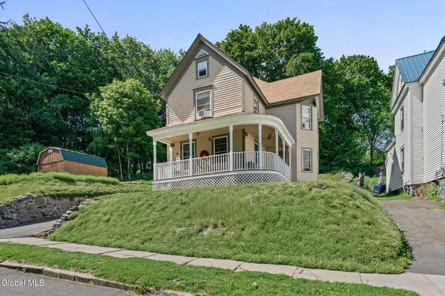 32 5th Street, Gloversville, NY 12078