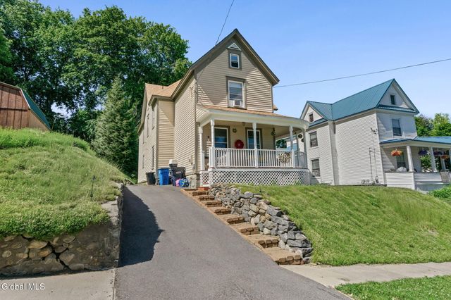 32 5th Street, Gloversville, NY 12078