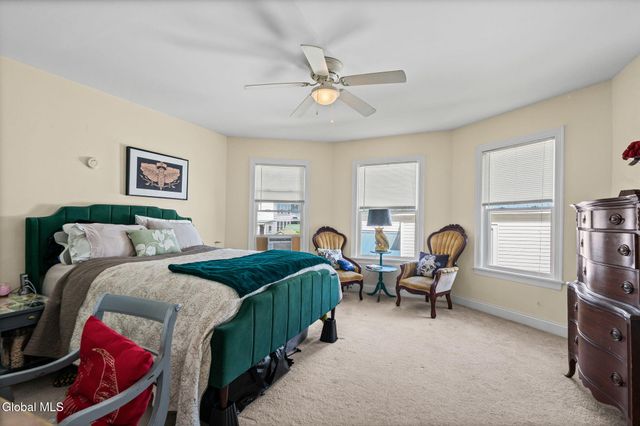 32 5th Street, Gloversville, NY 12078