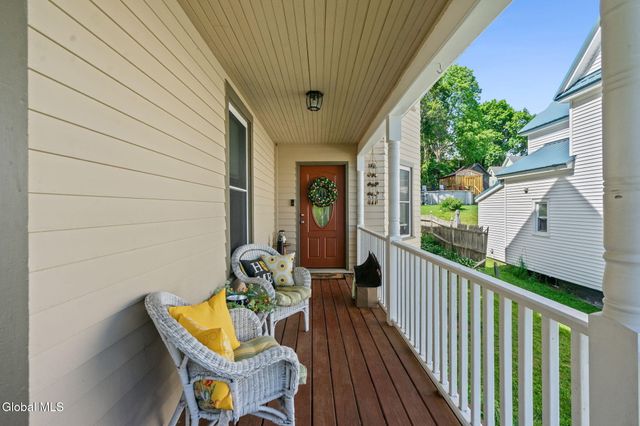 32 5th Street, Gloversville, NY 12078