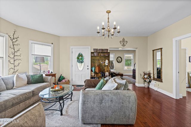 32 5th Street, Gloversville, NY 12078