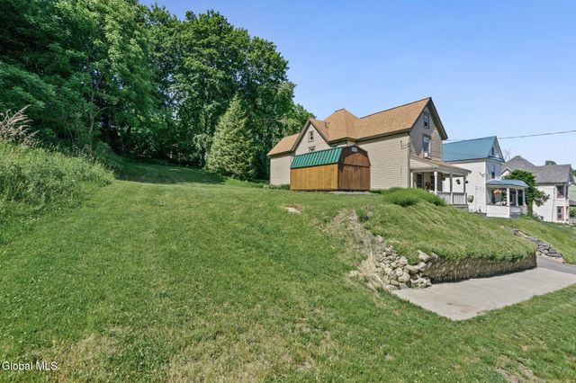 32 5th Street, Gloversville, NY 12078