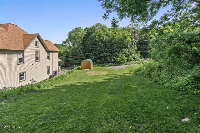 32 5th Street, Gloversville, NY 12078