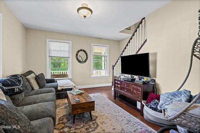 32 5th Street, Gloversville, NY 12078
