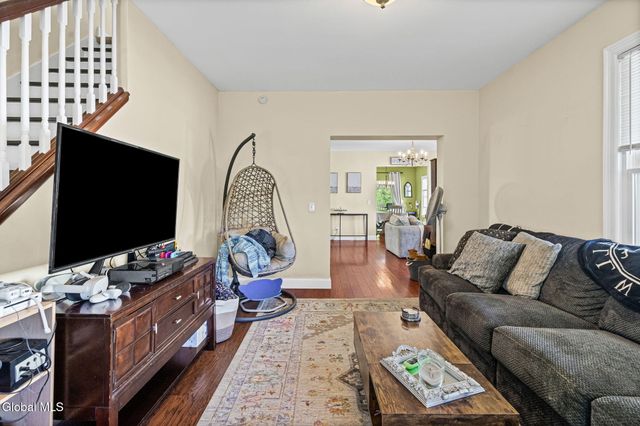 32 5th Street, Gloversville, NY 12078
