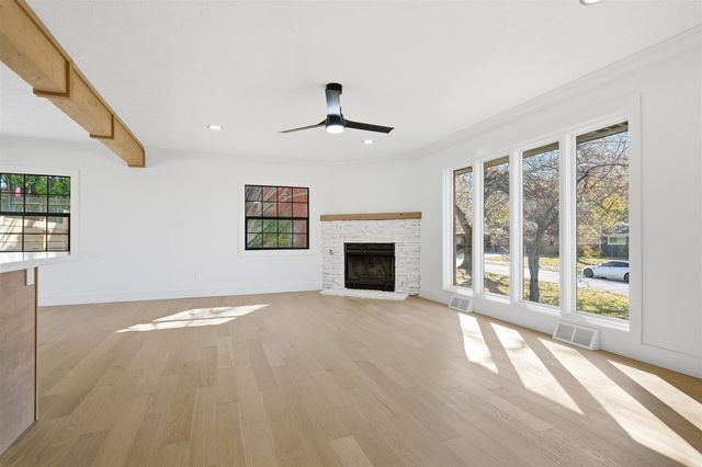 204 Parkview Drive, Bloomington, IL 61701