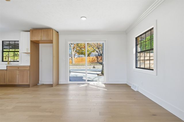 204 Parkview Drive, Bloomington, IL 61701