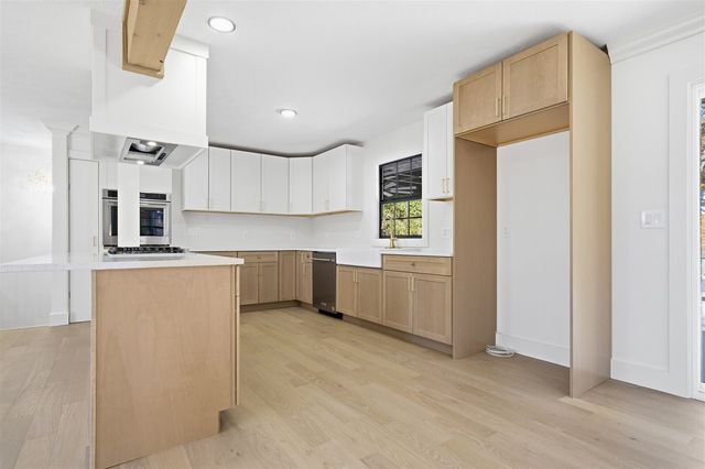 204 Parkview Drive, Bloomington, IL 61701