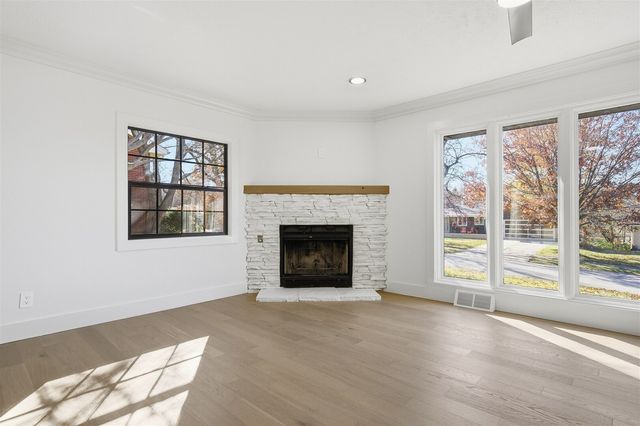 204 Parkview Drive, Bloomington, IL 61701